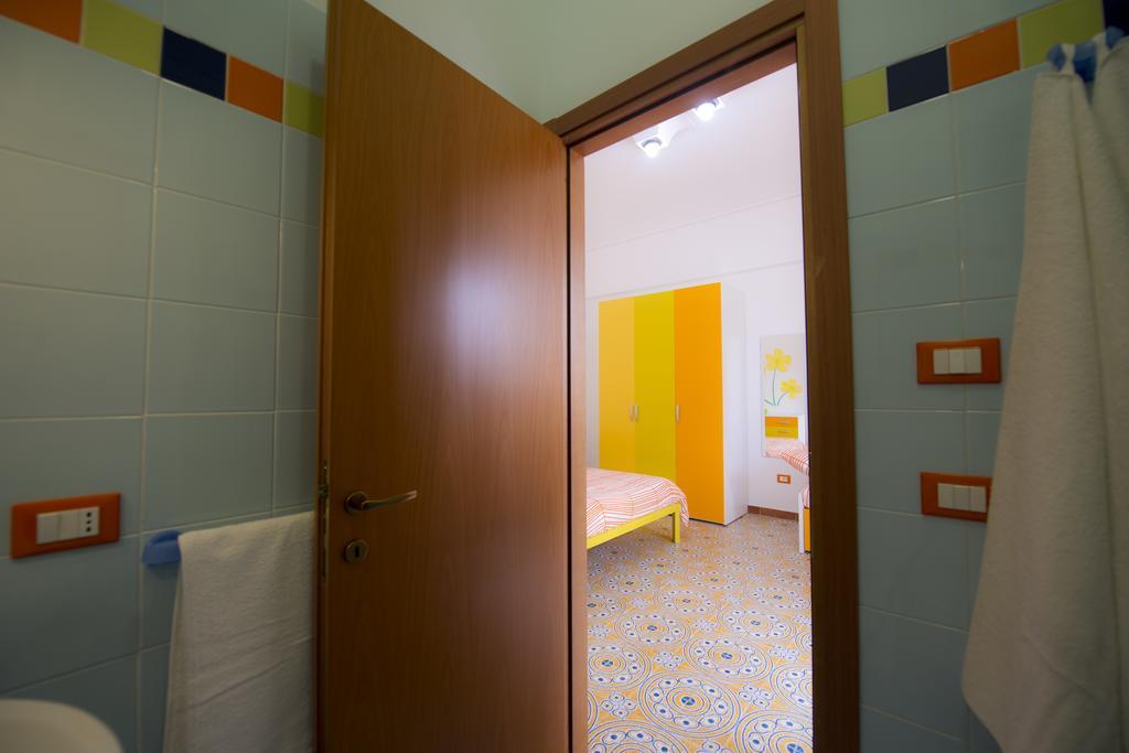 B&B Fiori Gialli Caucana Santa Croce Camerina Δωμάτιο φωτογραφία